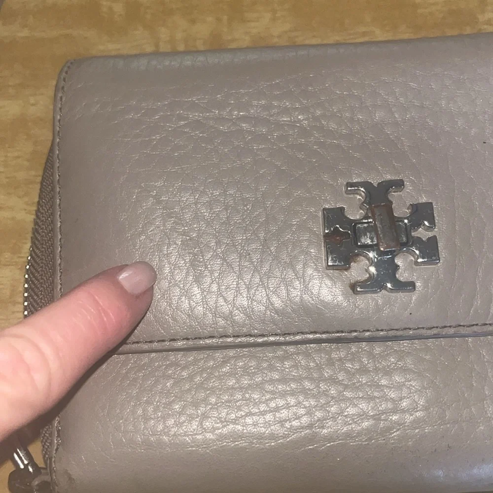 Tory Burch Tan Leather with silver tone hardware Wristlet / preowned
